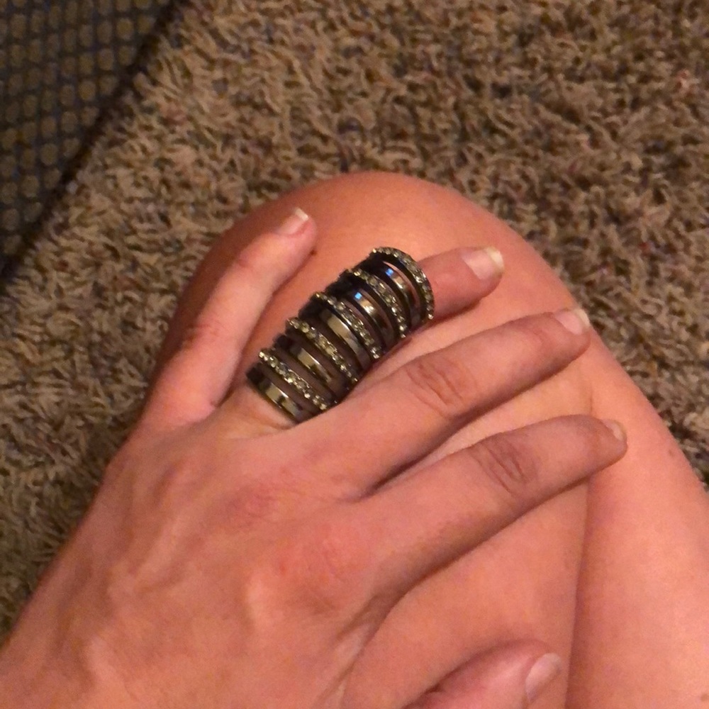 Full finger bendable ring at the knuckle